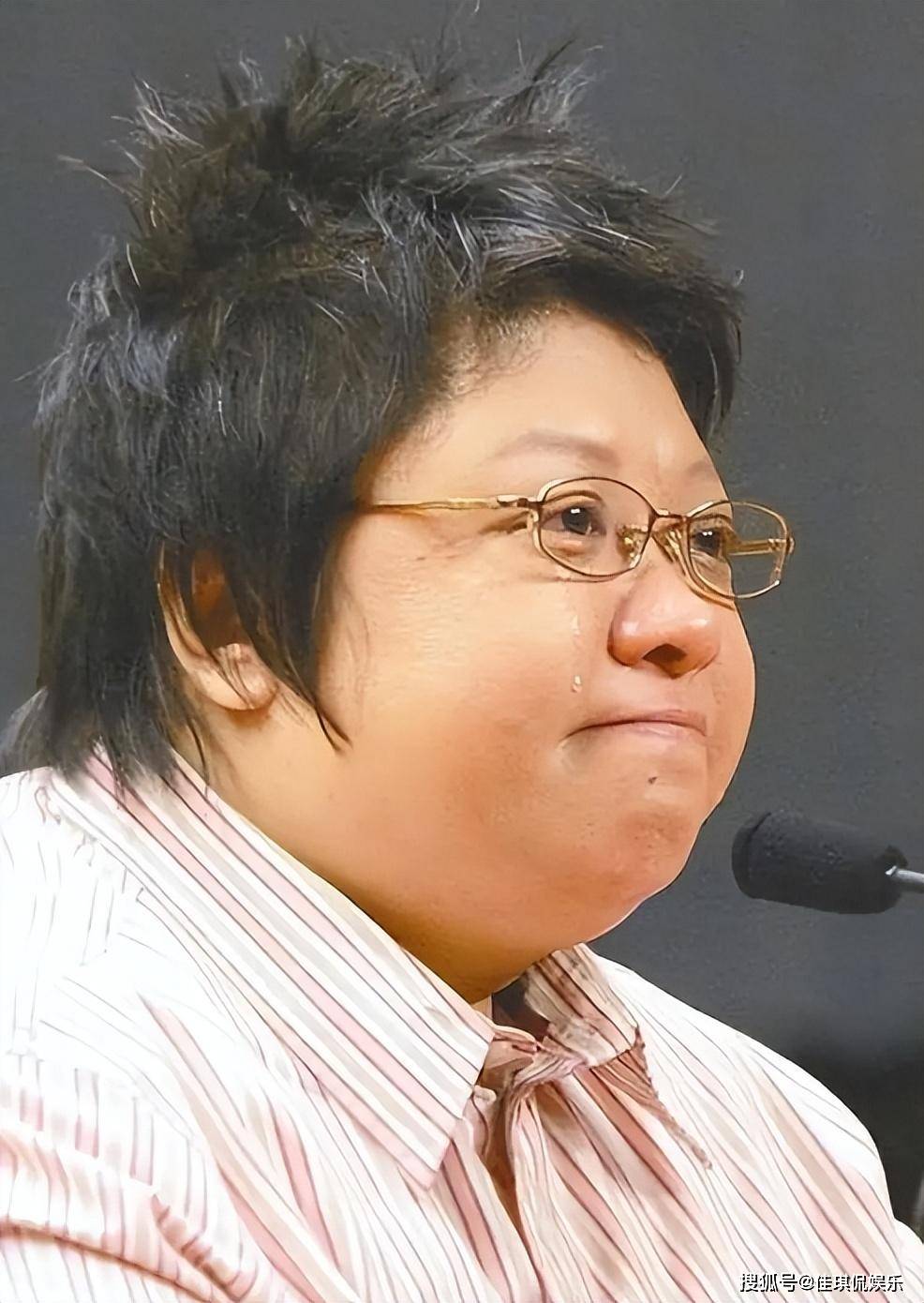 侵吞善款,贪污上亿,遭实名举报四年后再看韩红,她值得一句道歉