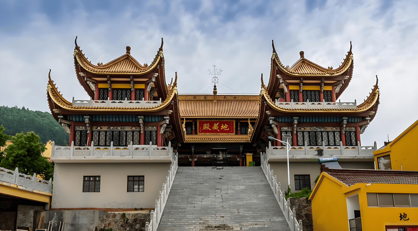 江南鸡鸣山图片