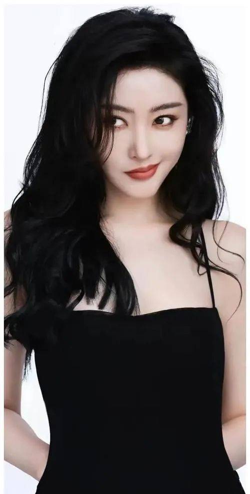 张天爱这为了流量真的啥都不要了么?这和没穿有啥区别?太透了吧