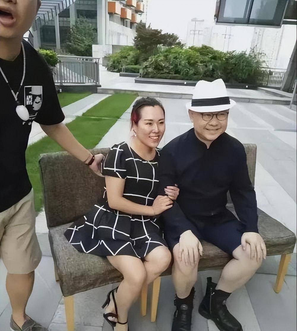 杨阳歌唱家老婆一家图片