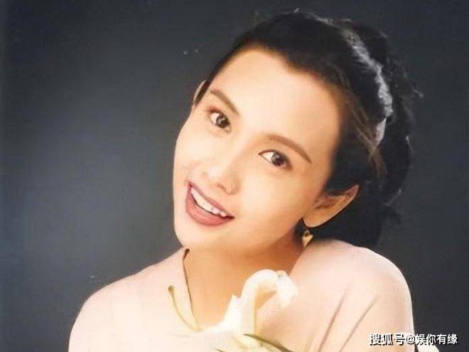 纯欲女神邱淑贞:16岁出道,靠"三级片"走红,今退圈做贤妻良母