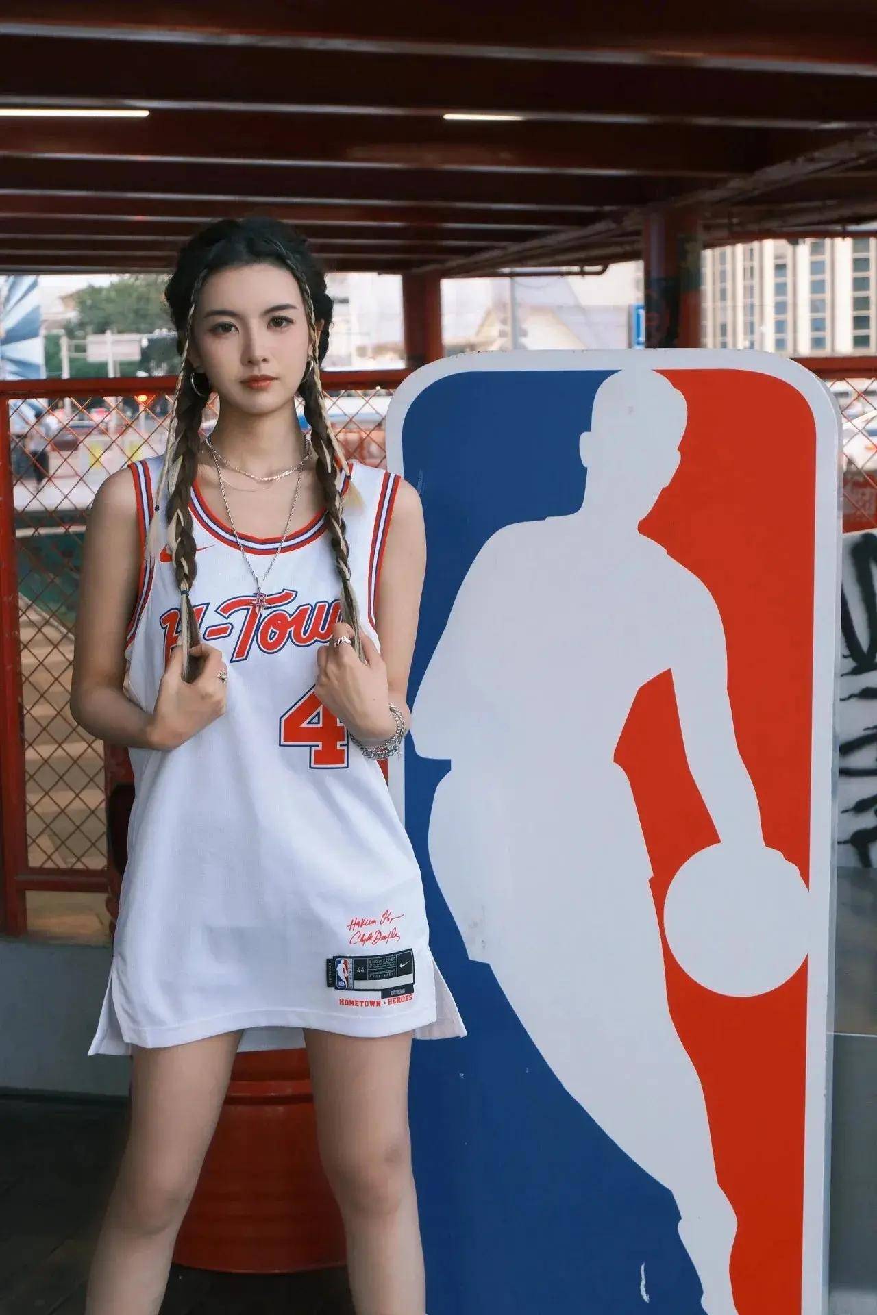 新晋nba女主播-武炼治!古典美的颜值!