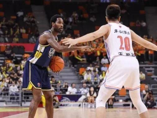 巴顿8轮战罢命中率惨淡,突破为零 三分不准,杜锋还能忍多久?