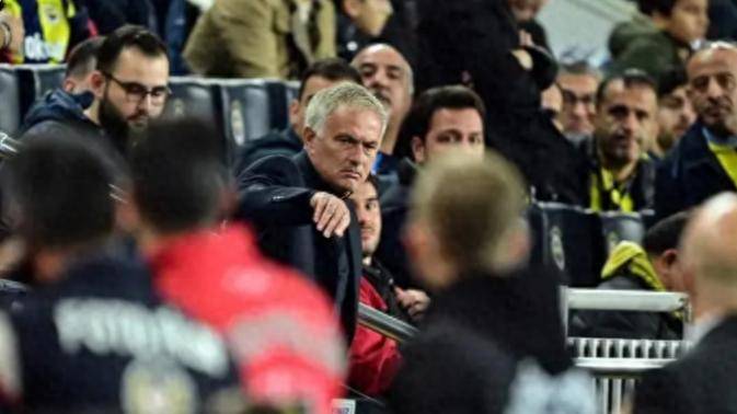 为何裁判总对穆里尼奥"另眼相看"?