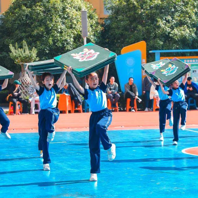 小学生室内体育活动视频教学(小学生室内体育运动项目有哪些)