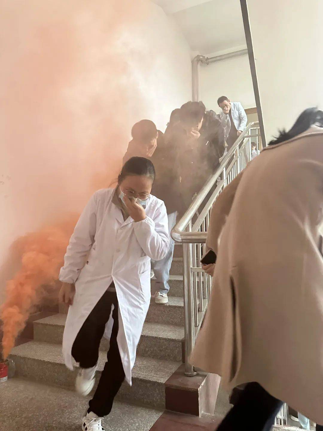 盐城市射阳县长荡镇卫生院开展消防疏散演练活动