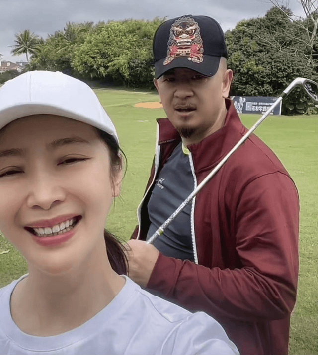 黄海波老婆曲栅栅,他落魄时不离不弃,养夫十年,如今终苦尽甘来