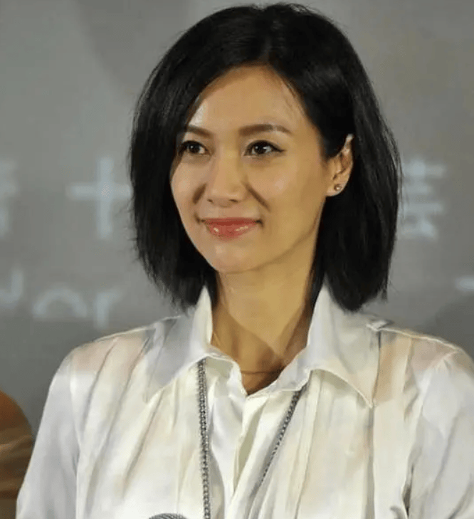 捧红众多京圈大佬,抛妻弃女爱上19岁女生,66岁却扬言要女子陪伴