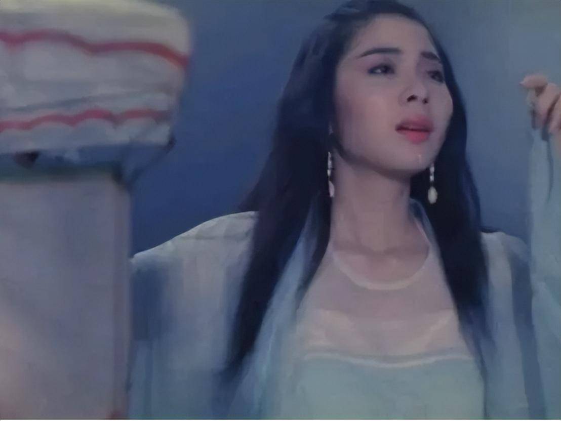 她颜值身材胜过吴家丽,32岁淡出影坛,如今和丈夫在美国开武馆_符钰晶