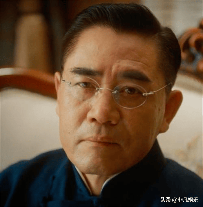 演技是一个演员最基本的要求,陈宝国的成功离不开他对演技的追求.