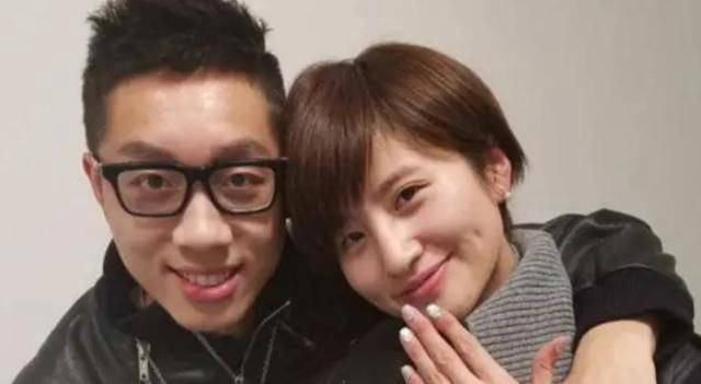 许昕妻子姚彦亮相上海,担任校园乒乓球推荐官,备受期待