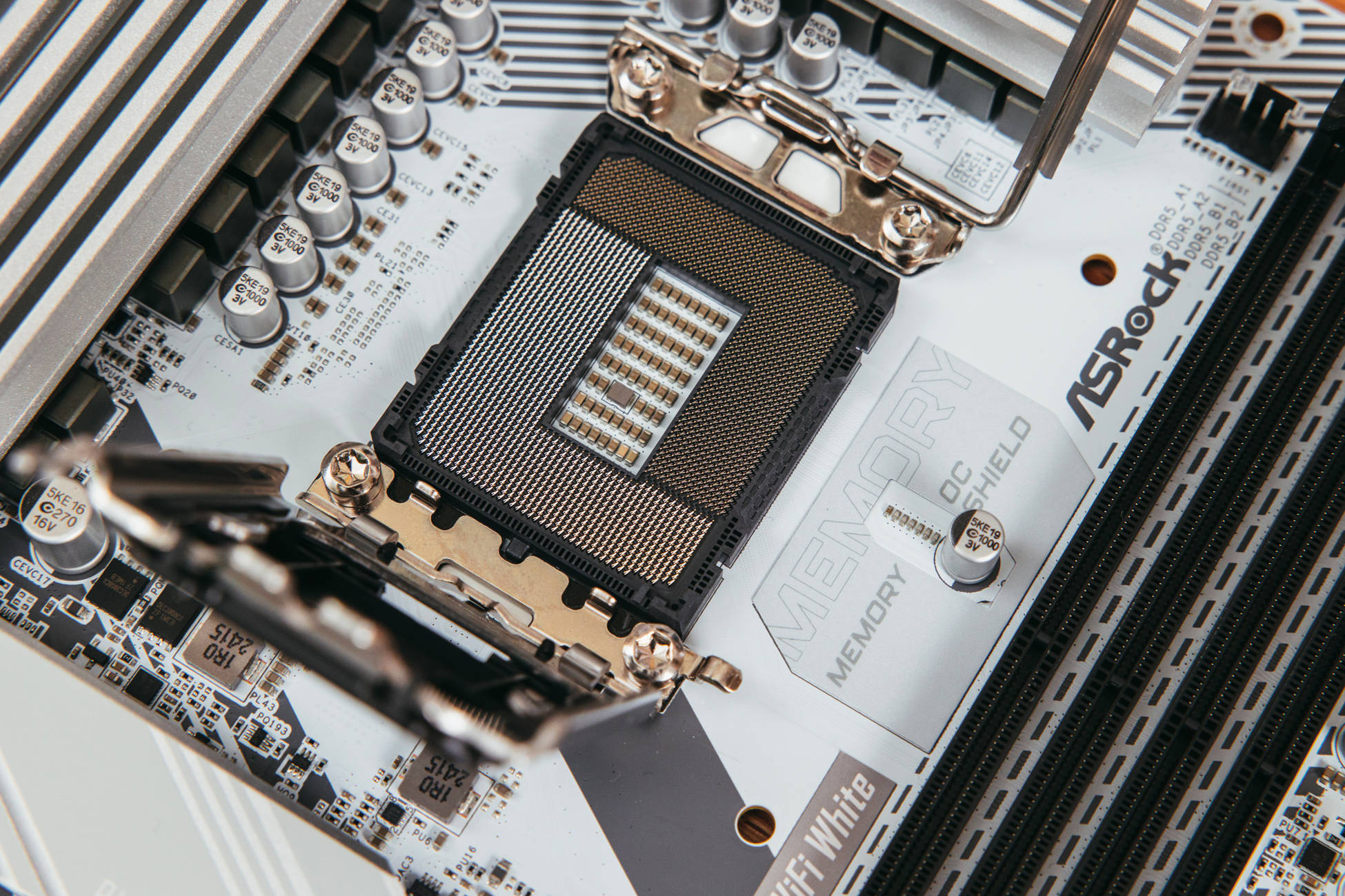 装台ultra7主机, 华擎z890 pro rs 追风者nv5s纯白海景房搭建