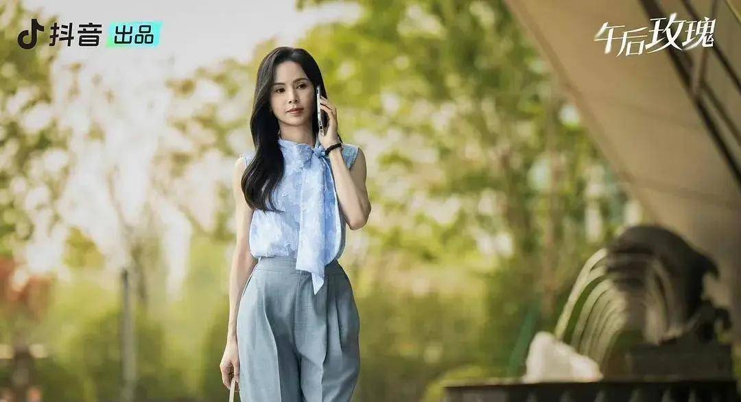 最美小龙女近况曝光:为渣男抑郁自杀,近60岁未婚无子,美如少女