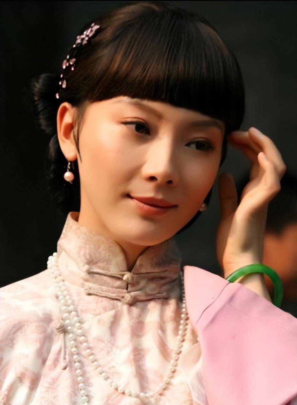 47岁陈数化身"梦中情师",回归中戏授课,网友:请全国巡讲!