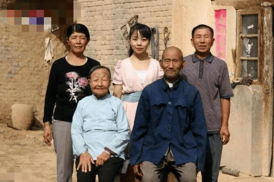 "王二妮和李飞结婚9年,她初心不改,他却像换了个人_生活_丈夫_婚姻