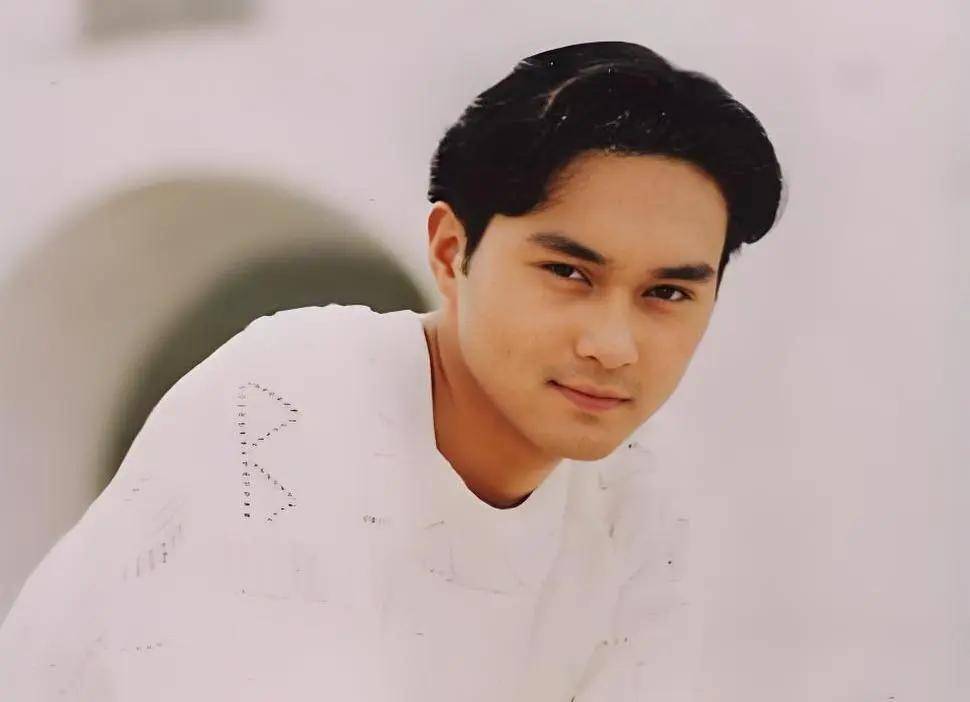 盘点顶流明星们年轻时的绝美,绝帅容颜!沈腾居然那么帅过?