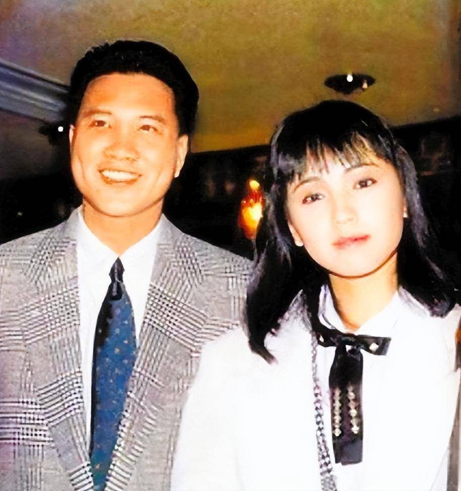 "江湖大哥"万梓良:曾发誓爱恬妞一生,却为何移情年轻空姐?