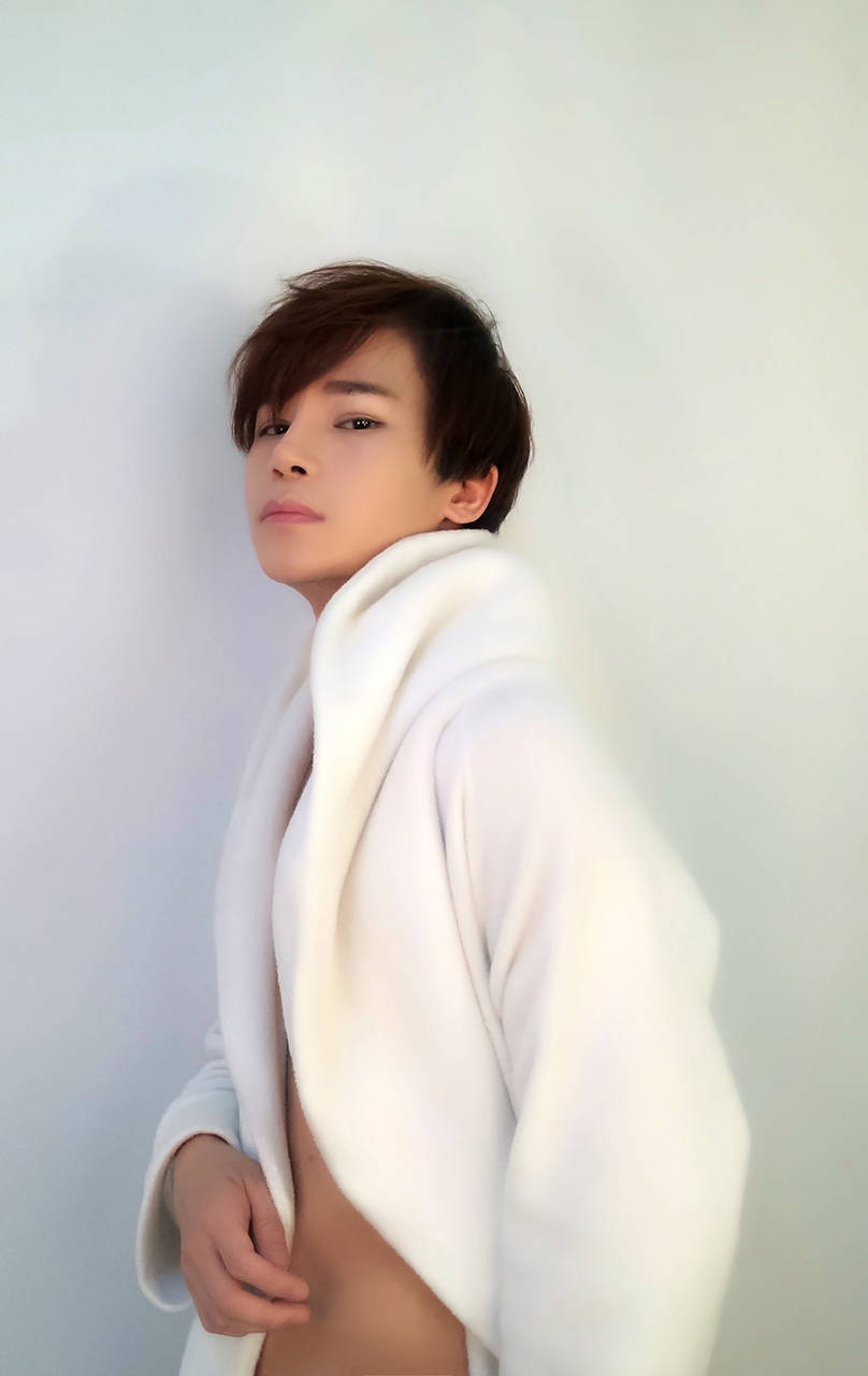 陈奕天浴袍写真,魅力无法抵挡!