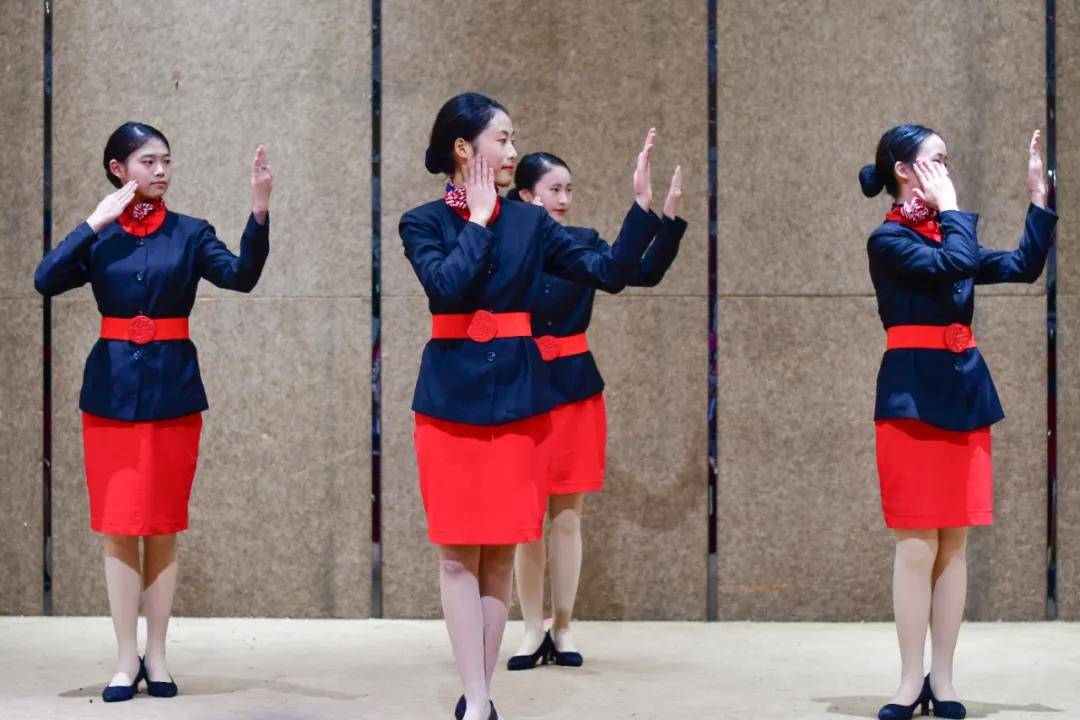 展职业风采,绽青春芳华:礼仪操大赛