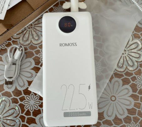 酷态科和罗马仕充电宝哪个好?三款爆款充电宝真人实测对比