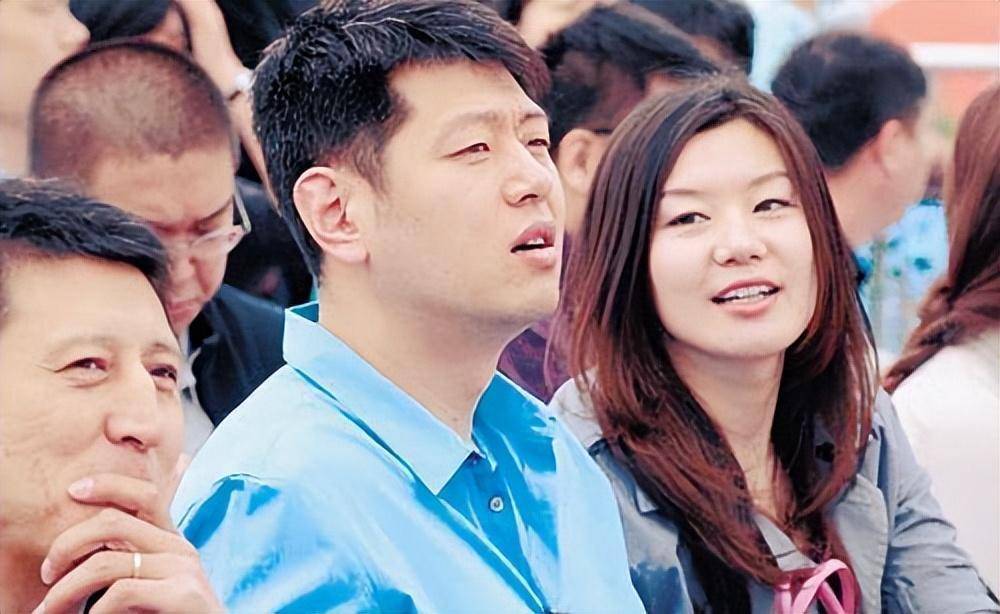 亚洲蝶后周雅菲,嫁给丧妻二婚的莫科,还被丈夫前岳父母宠成公主