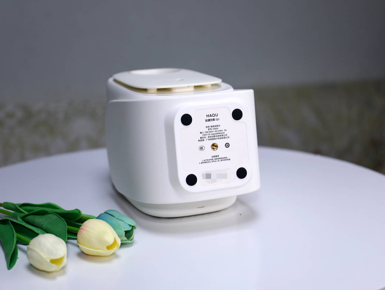 百元小钢炮：哈趣Q1投影仪，最适合露营的投影仪