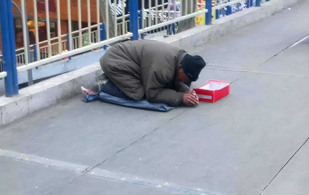 15 年河南 103 岁老人沿街乞讨,被发现时称:对不起,给国家抹黑了_耿生茂_生活_工作