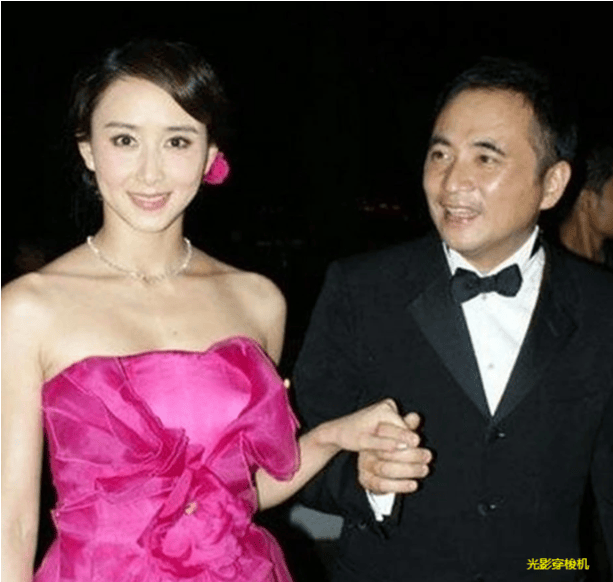 可能有很多网友都非常好奇,胡静和她老公的相遇,2005年,胡静通过