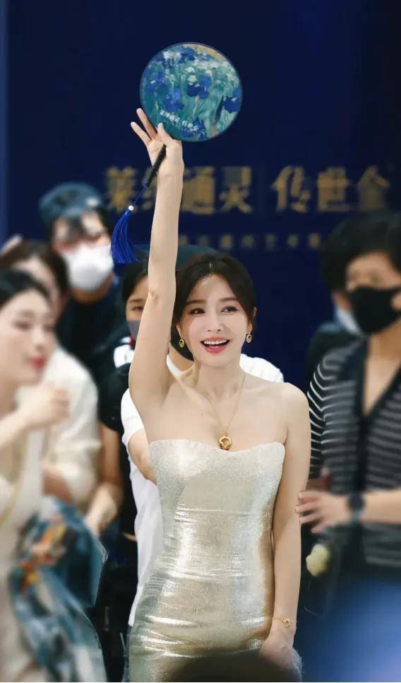 六位当红女星写真惊艳亮相,纯真与魅惑交织令人沉醉 第11张 六位当红女星写真惊艳亮相,纯真与魅惑交织令人沉醉 第11张
