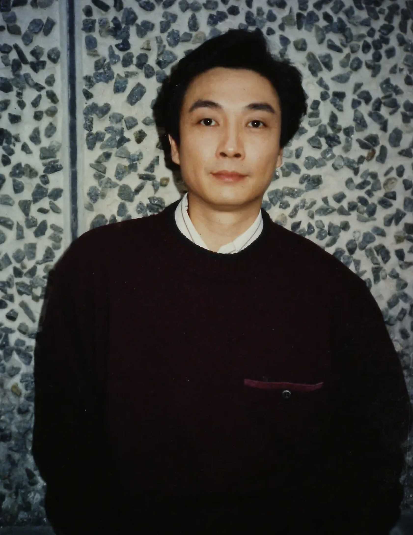 当时的刘松仁早已不是愣头青小伙但在苏嘉燕面前他愣是变成了手足