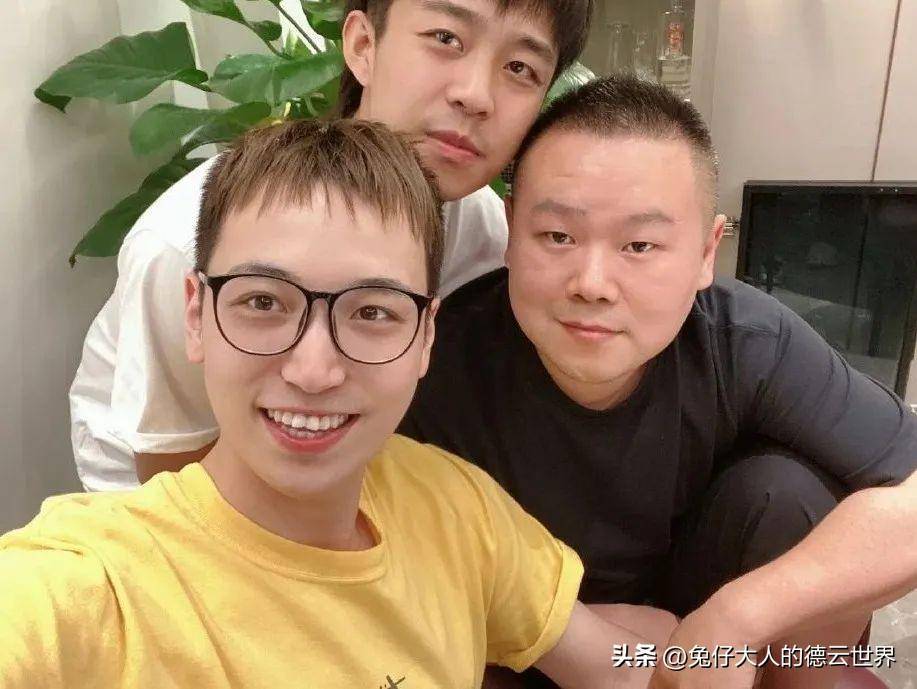 德云社王九龙大婚,伴郎团阵容曝光,全员黑色西装震撼全场