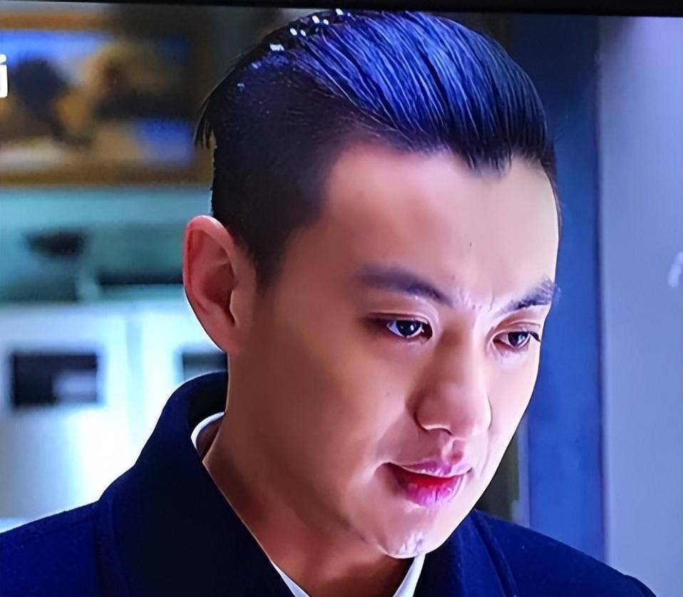 周一围为何突然不"红"了看看他干过的事,就不足为奇了!