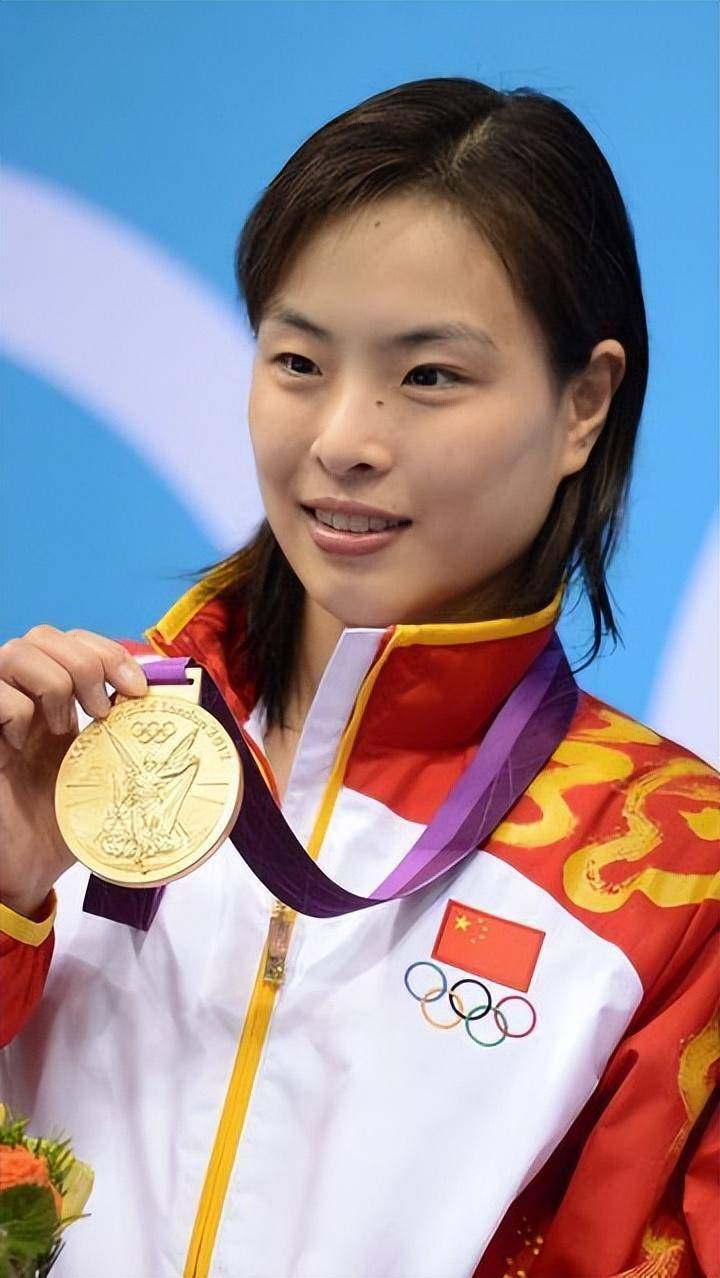 奥运冠军吴敏霞婚后两次怀孕,婆婆没去看过一眼,以为是高攀豪门