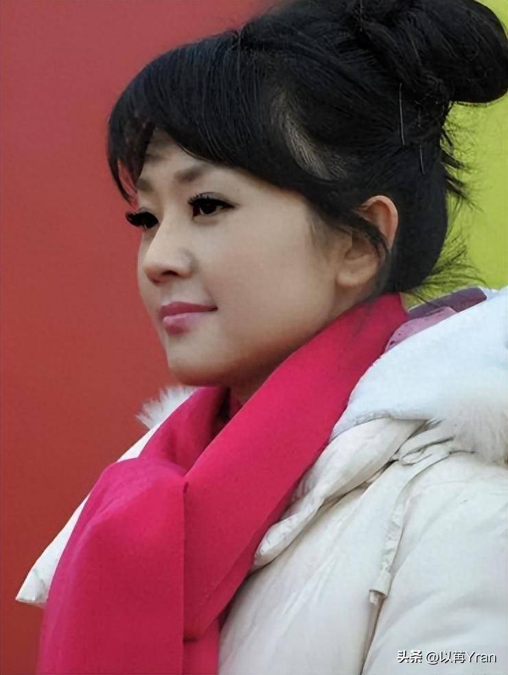 "央视一姐"到"查无此人",49岁的方琼,终于落得这一下场