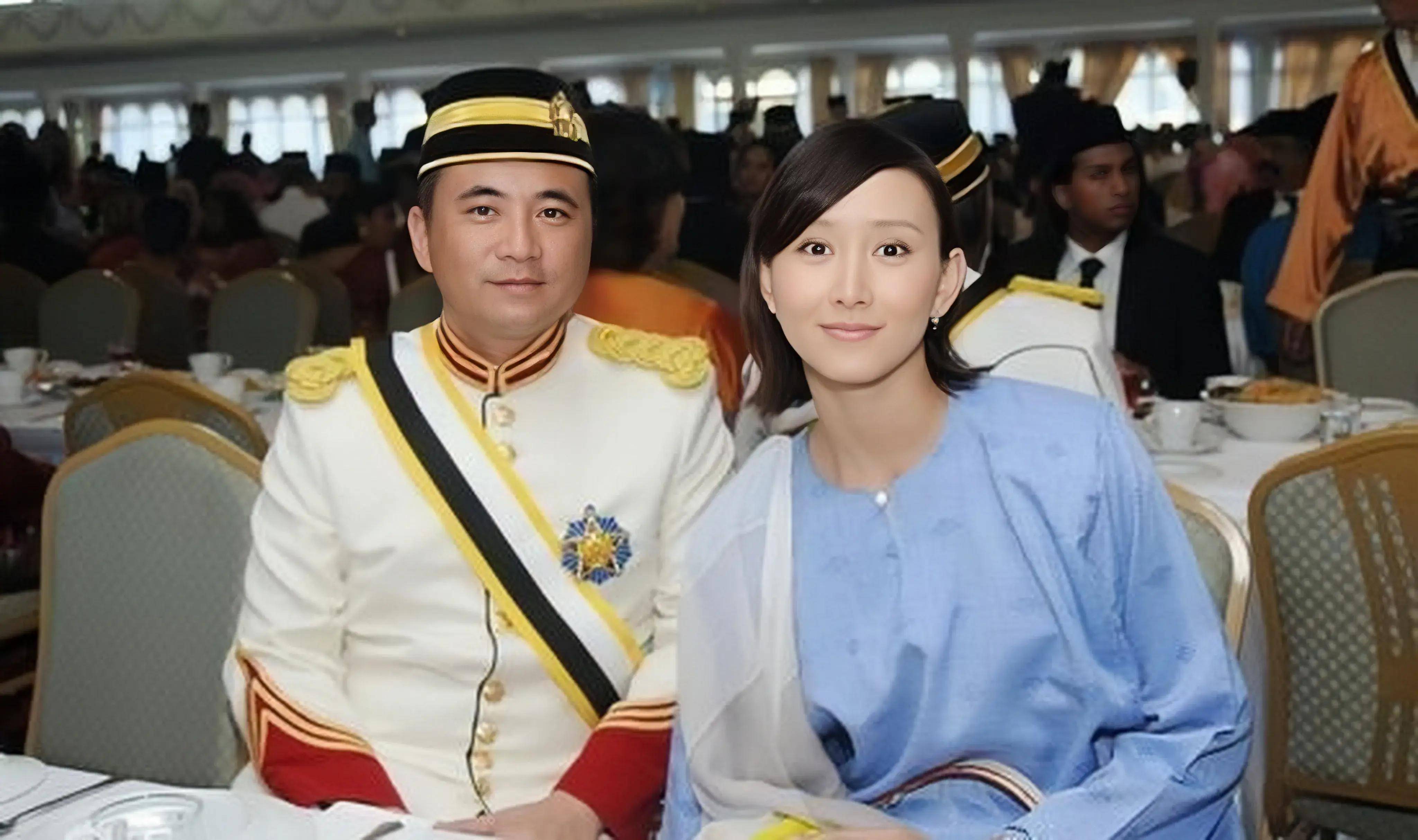 朱兆祥向胡静求婚因年龄大被拒,当他掏出50亿的卡时,胡静:我嫁