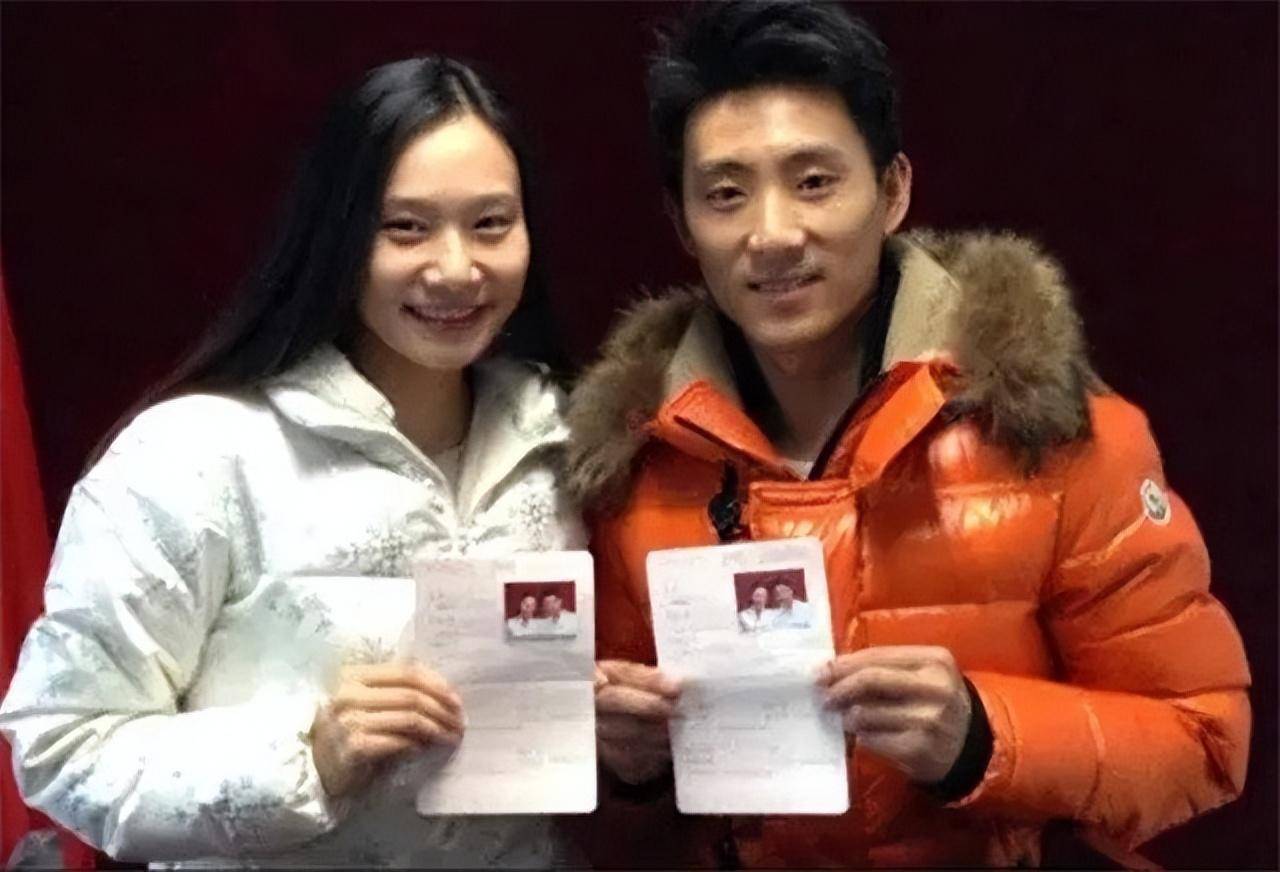 体操女神张楠:倒追奥运冠军滕海滨,现在一家三口幸福美满