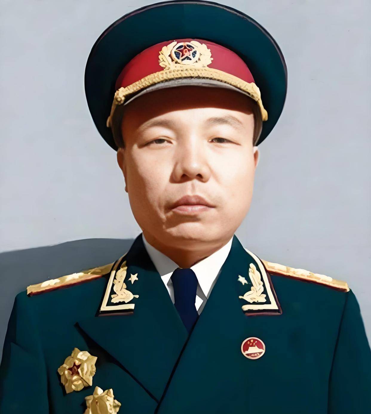 萧氏镇宅之神:开国将军瓷板画,守护家宅,传承红色力量!