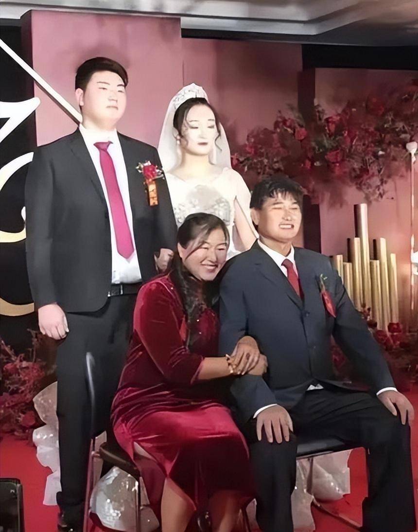 大衣哥儿子又结婚了图片