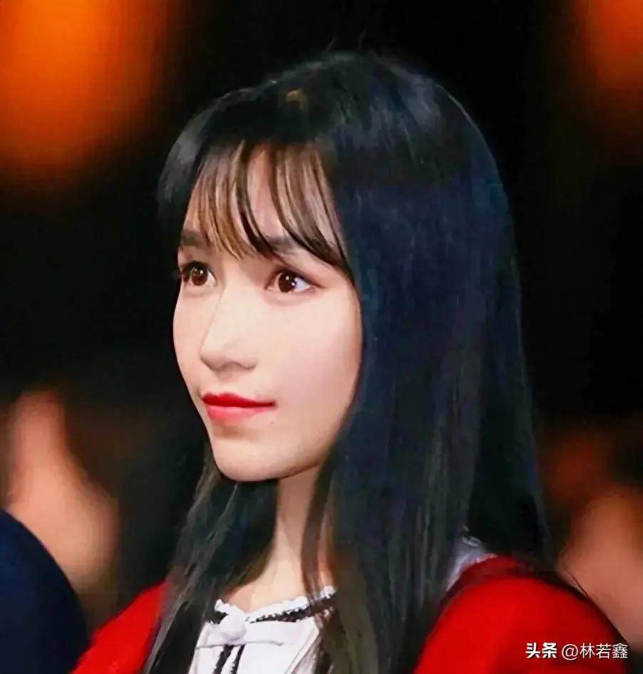 网友四川绵阳公园偶遇李子柒,长发飘飘,皮肤很好,网友:很漂亮