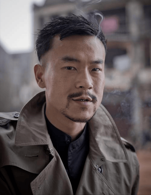 代"廖凡,出道24年从不拼爹,妻子是周星驰的黄金拍档_电影_演技_电视剧