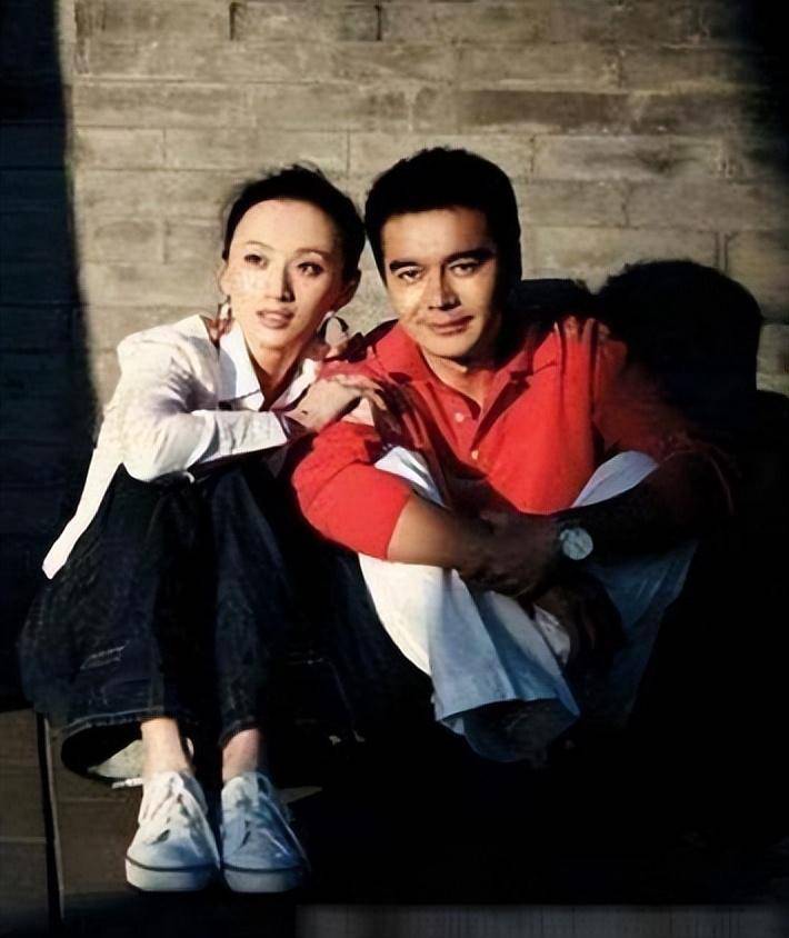 许亚军"半生风流",为何今甘做"老婆奴"?看看老婆是谁就知道