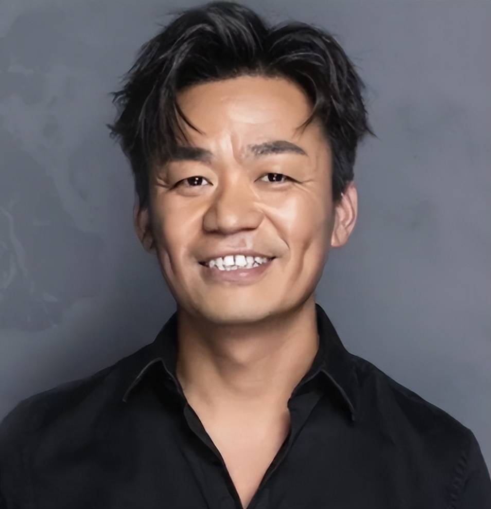 王宝强得罪卓伟了?对方亲自下场带头痛骂,春节档商战真来了!