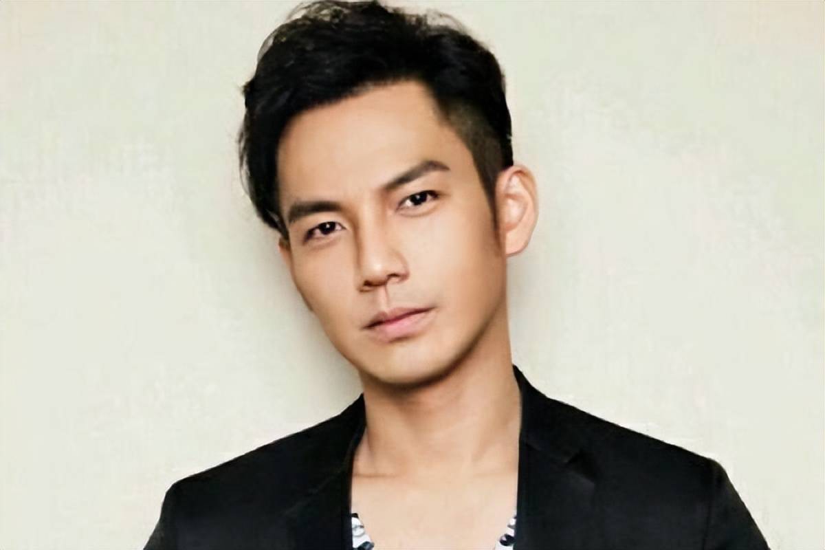 "神秘哇嫂"谢易桦:创服装品牌"正六后",被钟汉良藏了18年!