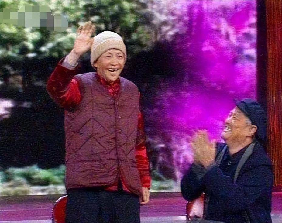 她之所以在娱乐圈无人敢惹,这三人功不可没_小品_李雪琴_圈内人