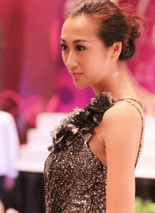 嫁给陈浩民后从此不来例假5年剖4胎的蒋丽莎,是"生育工具"实锤