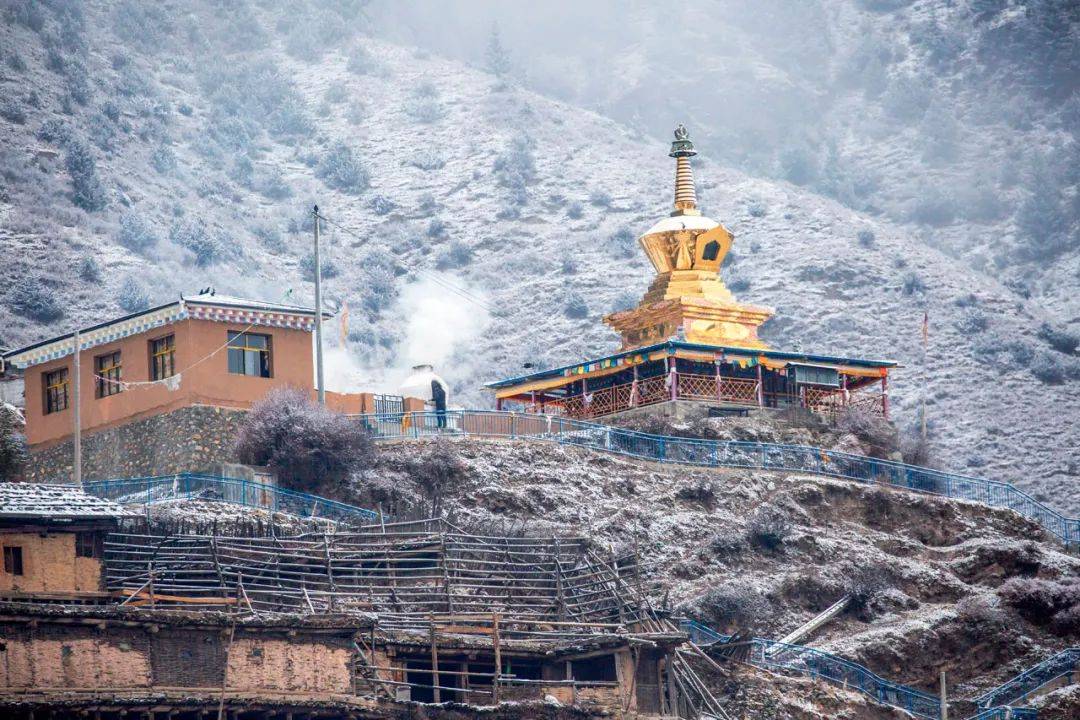 拉卜楞寺雪景图片