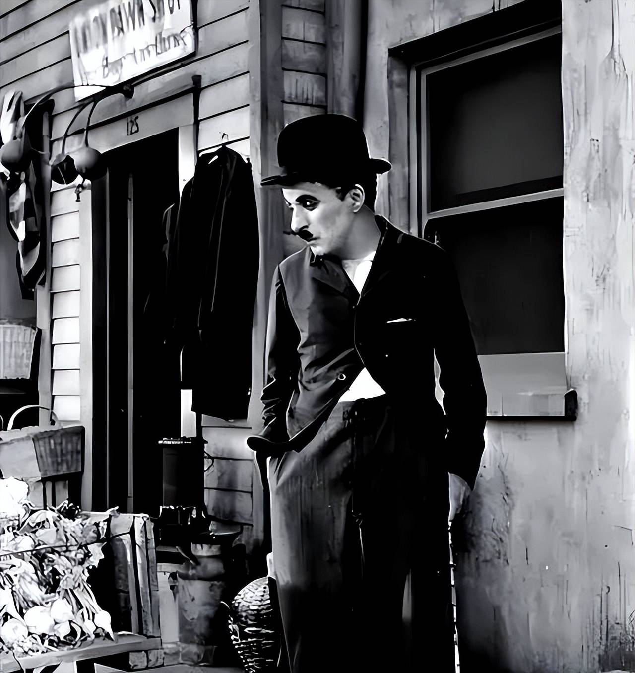 喜剧大师卓别林:情人无数,3段婚姻均失败,为何独宠乌娜一生?