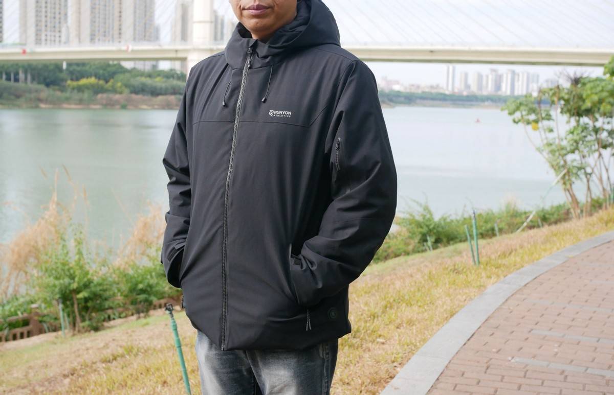 RUNYON智能温控抗寒气绒服：冬日出行好物，科技与时尚的完美碰撞