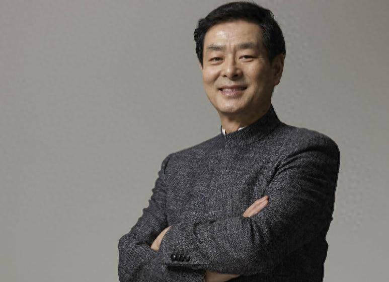 濮存昕当红时期急流勇退,几乎销声匿迹,是否是时代"抛弃"了他