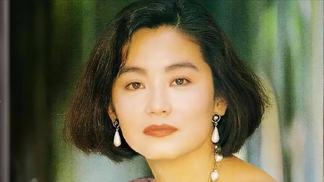 他在拍戏时就暗恋林青霞,只不过碍于林青霞和秦汉的关系没有说出口.